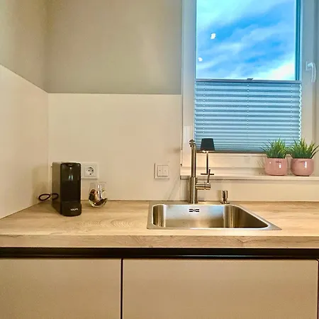 Luxuswohnung, Airport-messe Fusslaeufig Erreichbar 1 Apartment *
